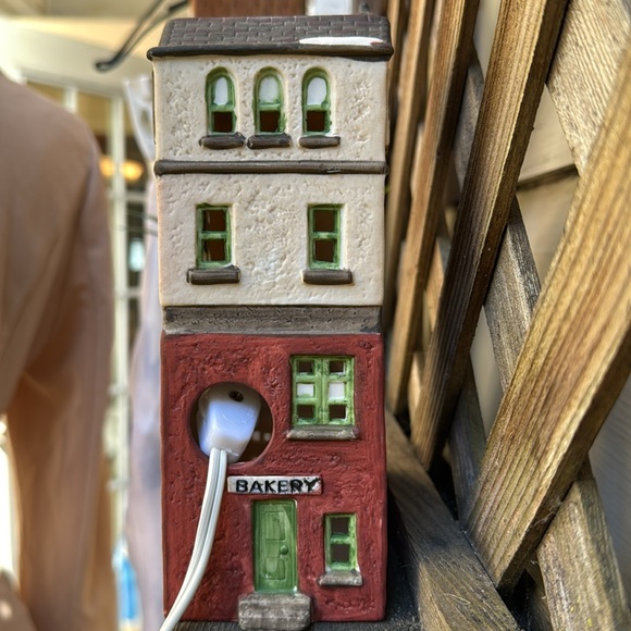 Christmas in the City. Dept. 56 Decor Bakery porcelain Brownstone. VINTAGE. EUC - Picture 16 of 16